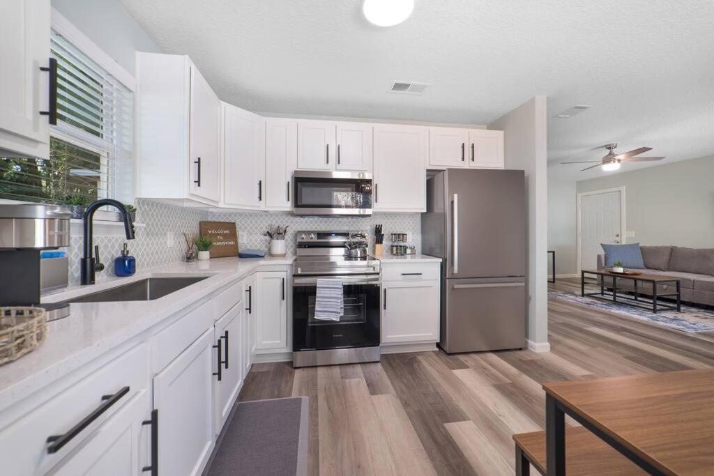 New Modern Bungalow Close To Downtown! Fully Fenced Yard St. Augustine Extérieur photo