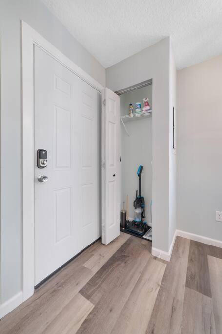 New Modern Bungalow Close To Downtown! Fully Fenced Yard St. Augustine Extérieur photo
