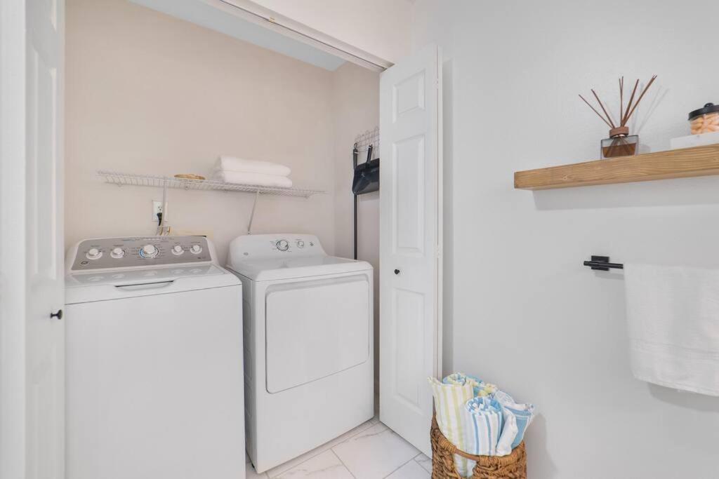 New Modern Bungalow Close To Downtown! Fully Fenced Yard St. Augustine Extérieur photo