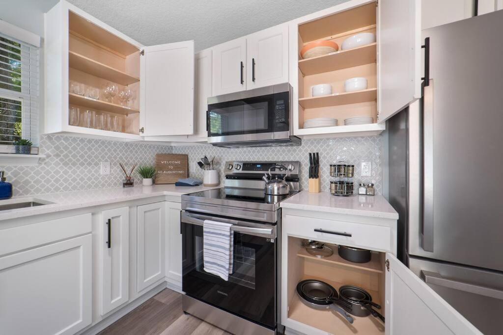 New Modern Bungalow Close To Downtown! Fully Fenced Yard St. Augustine Extérieur photo