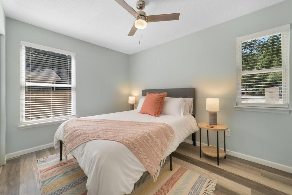 New Modern Bungalow Close To Downtown! Fully Fenced Yard St. Augustine Extérieur photo